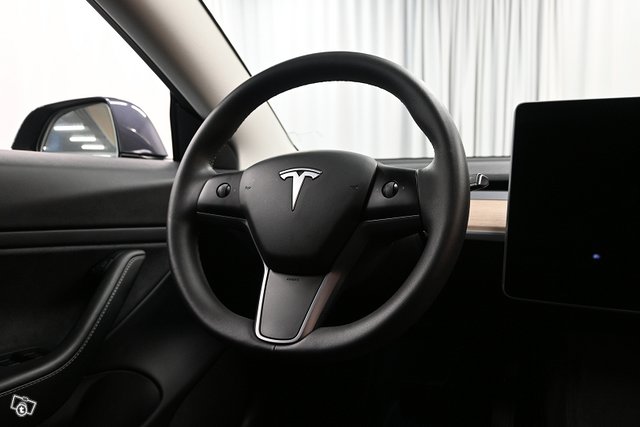 Tesla Model 3 12