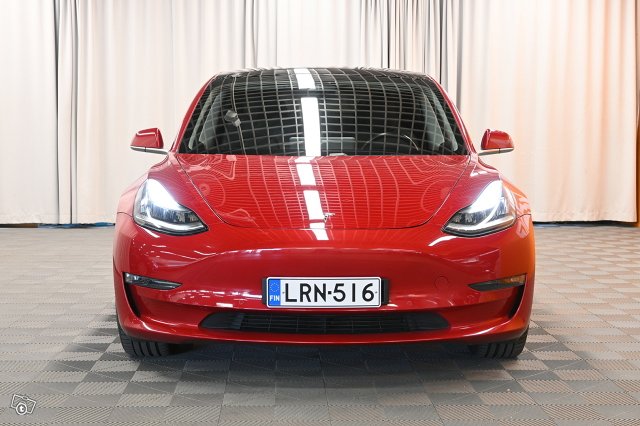 Tesla Model 3 2