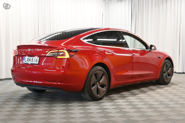 Tesla Model 3 5