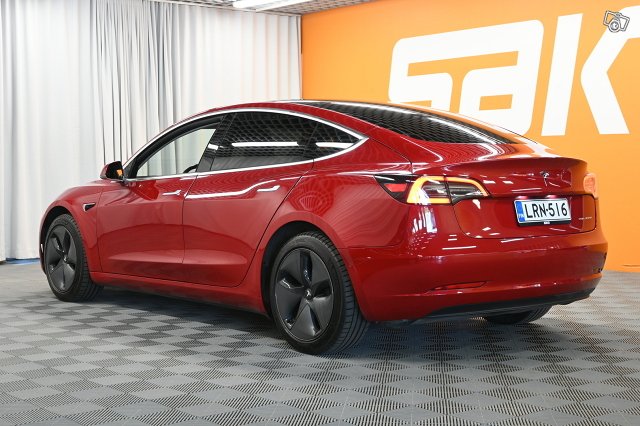 Tesla Model 3 7