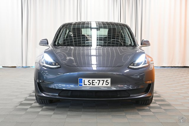 Tesla Model 3 2