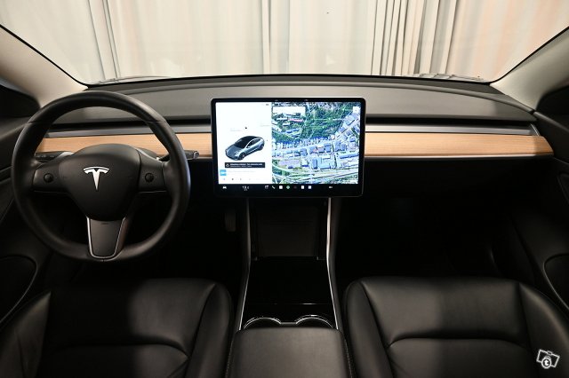 Tesla Model 3 14