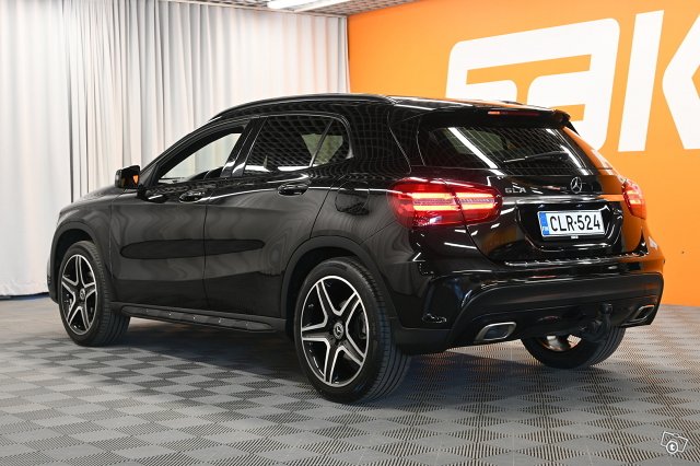 Mercedes-Benz GLA 7