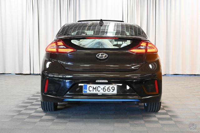 Hyundai IONIQ PLUG-IN 6