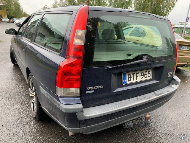 Volvo V70 4