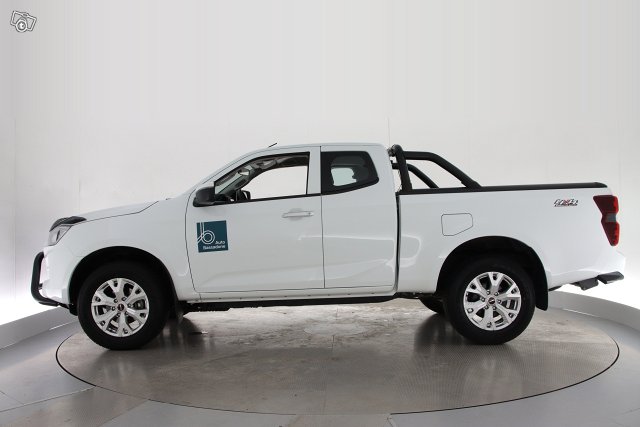 Isuzu D-Max 8