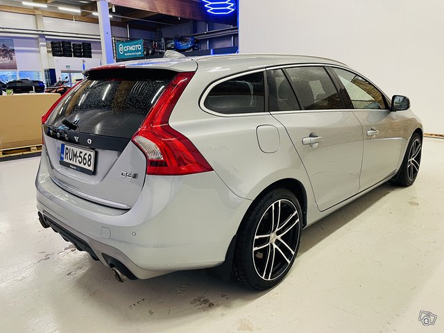 Volvo V60 5