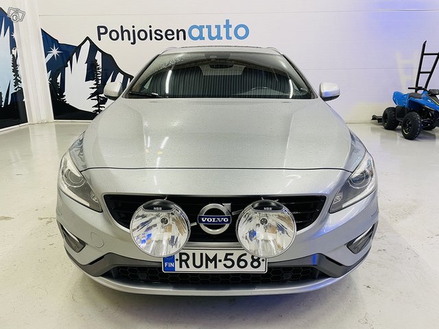 Volvo V60 8