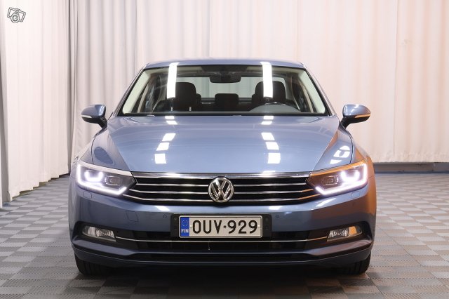 Volkswagen Passat 2