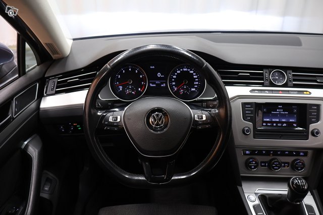 Volkswagen Passat 13