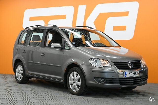 Volkswagen Touran 1