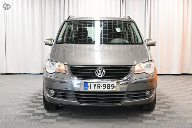 Volkswagen Touran 2