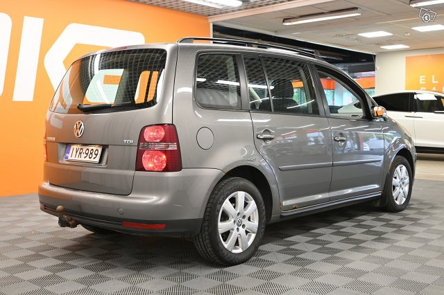 Volkswagen Touran 5