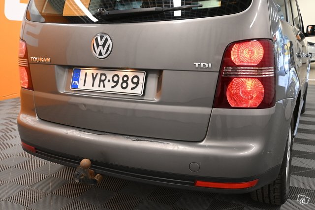 Volkswagen Touran 6