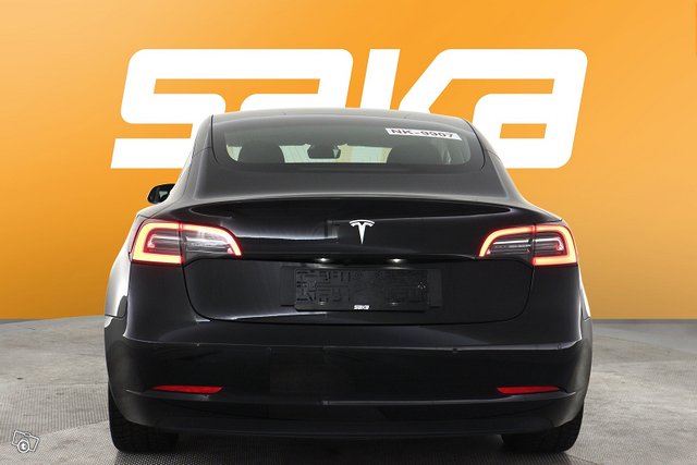 Tesla Model 3 7