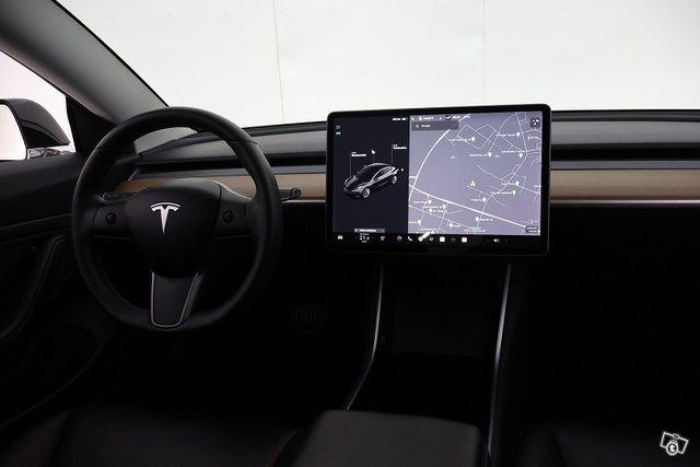 Tesla Model 3 17