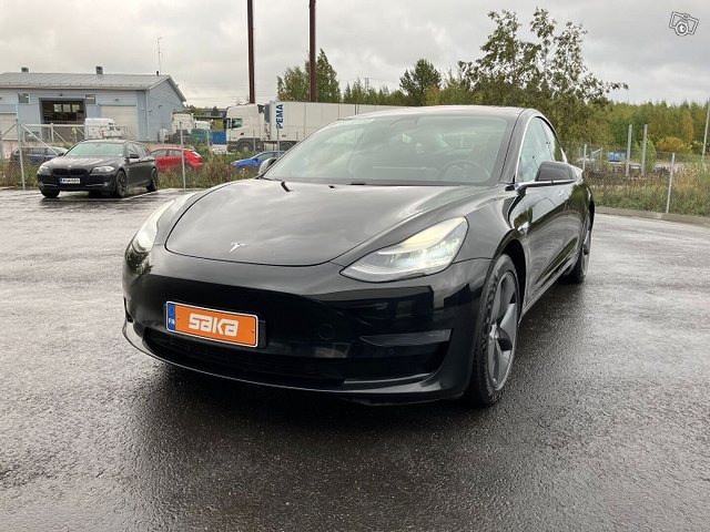 Tesla Model 3 1