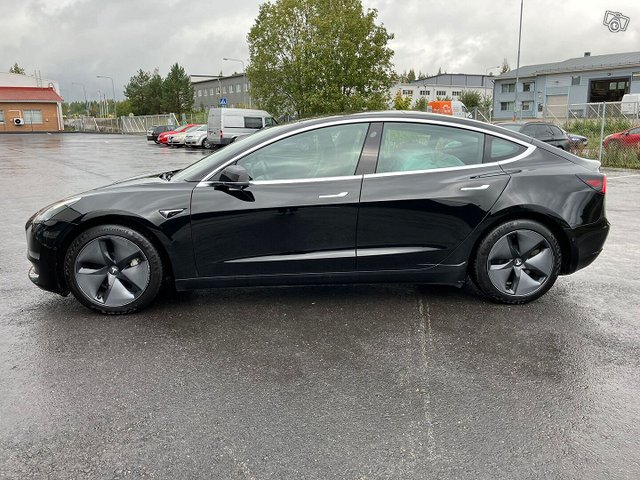 Tesla Model 3 2