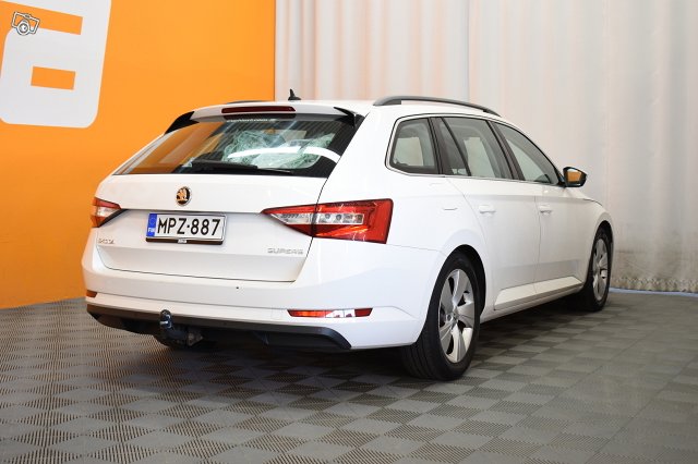 Skoda Superb 8