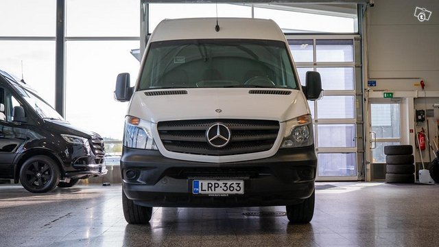 Mercedes-Benz Sprinter 2