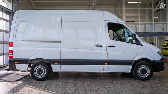 Mercedes-Benz Sprinter 4