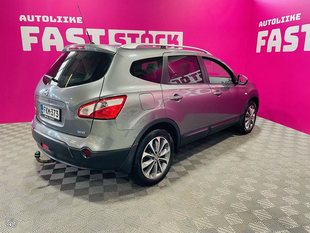 Nissan Qashqai+2 5