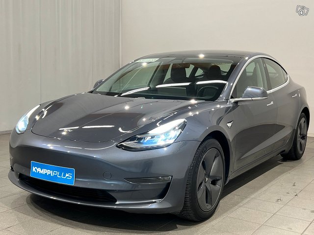 Tesla Model 3 7