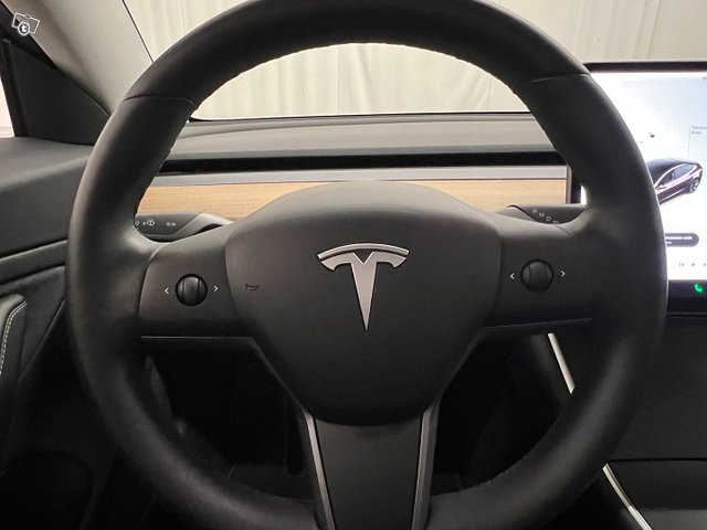 Tesla Model 3 13