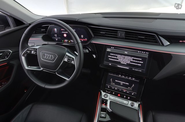 AUDI E-TRON 9