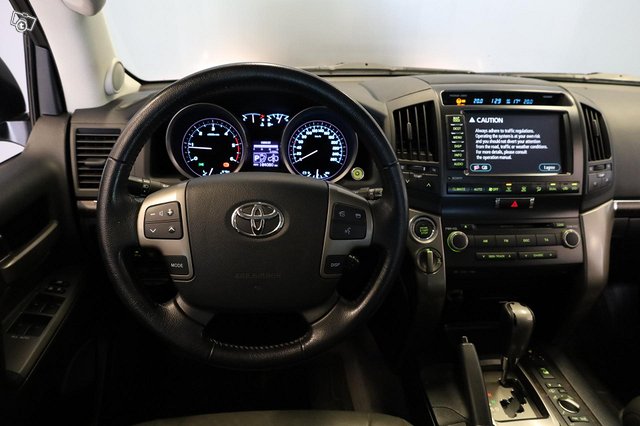 Toyota Land Cruiser 14