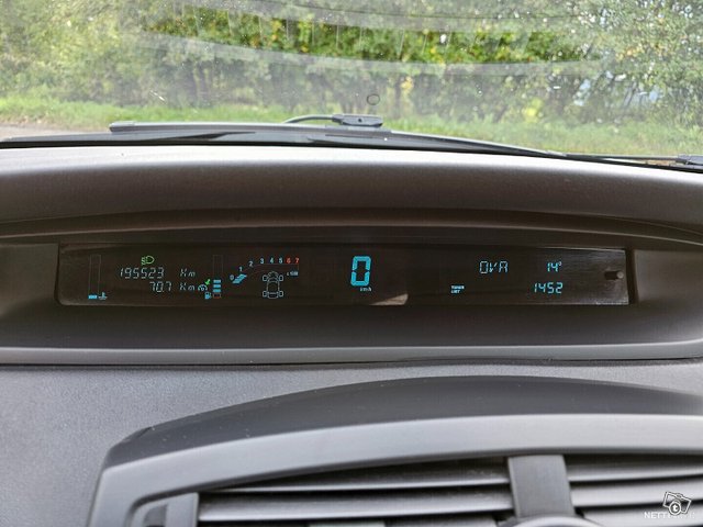 Renault Grand Scenic 9