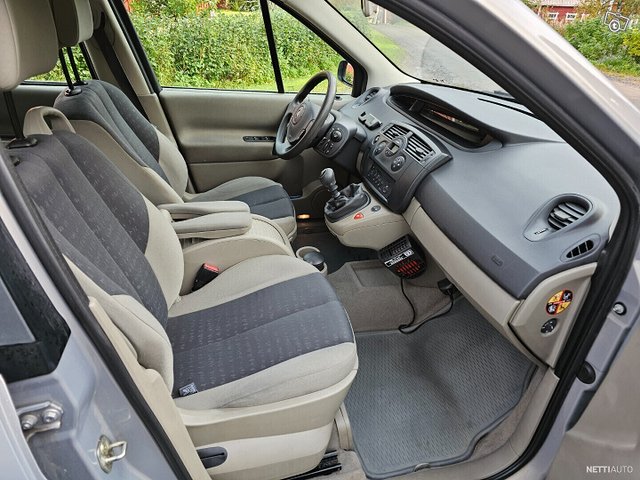 Renault Grand Scenic 17