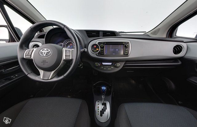 Toyota Yaris 11