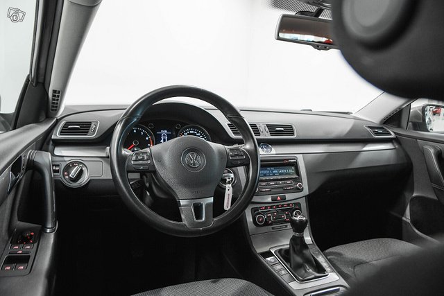 Volkswagen Passat 10