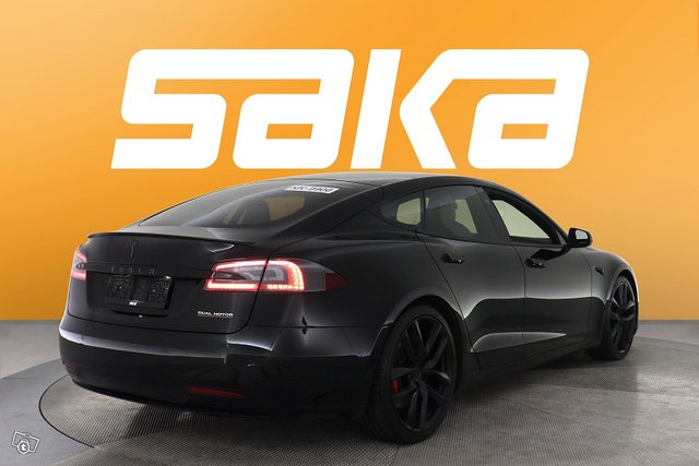 Tesla Model S 8