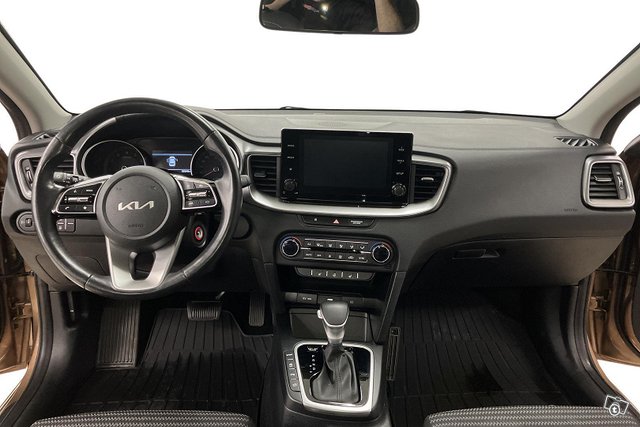 Kia Ceed 8