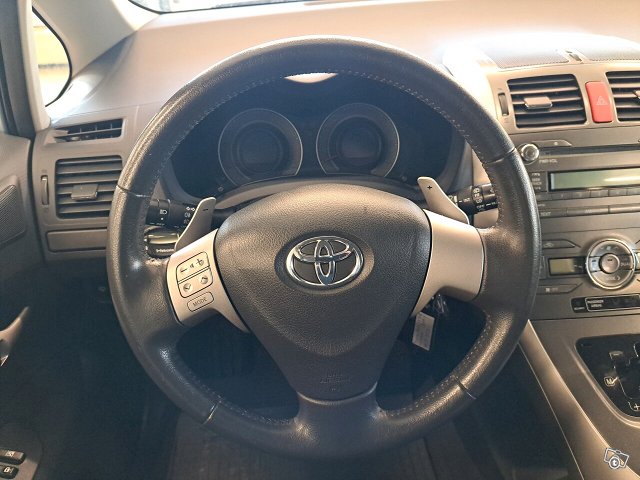 TOYOTA AURIS 12