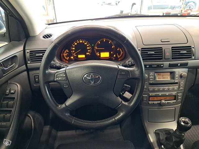 TOYOTA AVENSIS 11