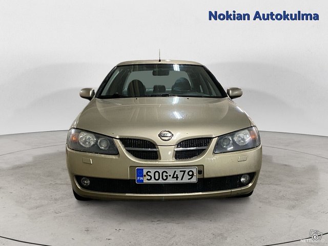 Nissan Almera 3