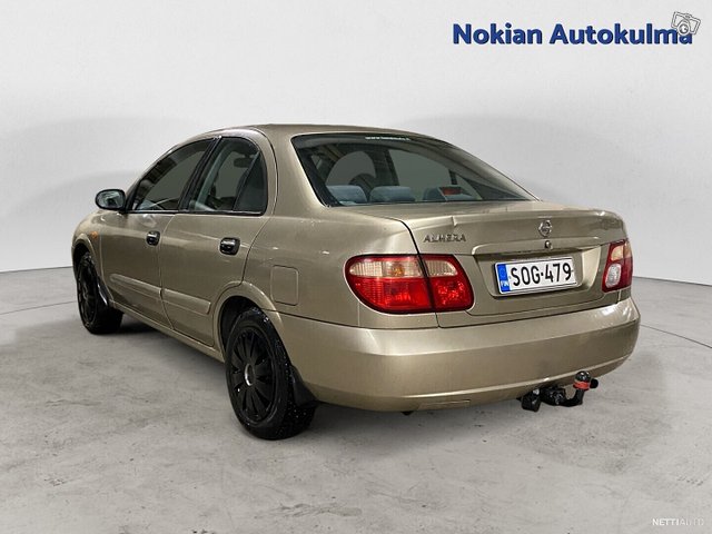 Nissan Almera 5