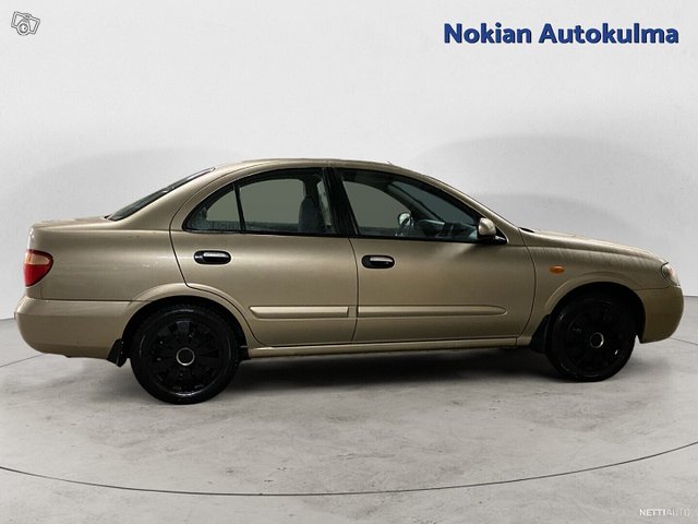 Nissan Almera 8