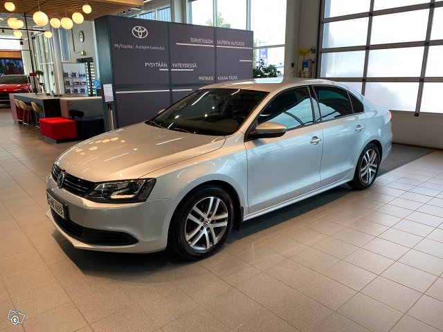 VOLKSWAGEN JETTA