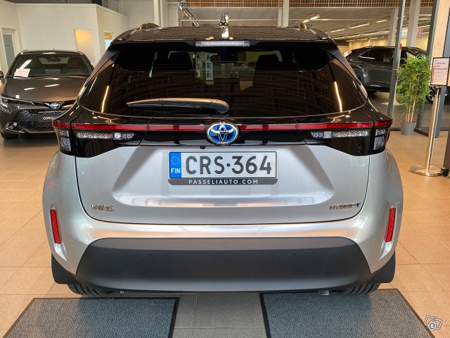 TOYOTA Yaris Cross 4