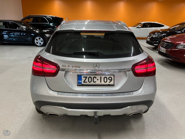 Mercedes-Benz GLA 3