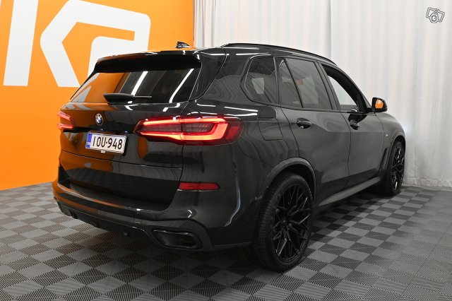 BMW X5 8