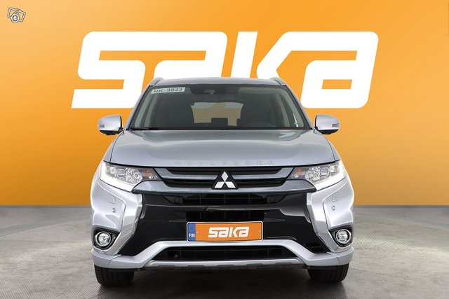 Mitsubishi Outlander PHEV 2