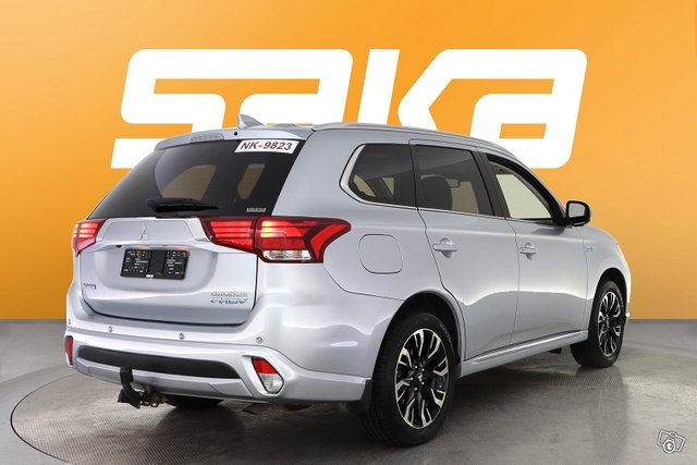 Mitsubishi Outlander PHEV 8