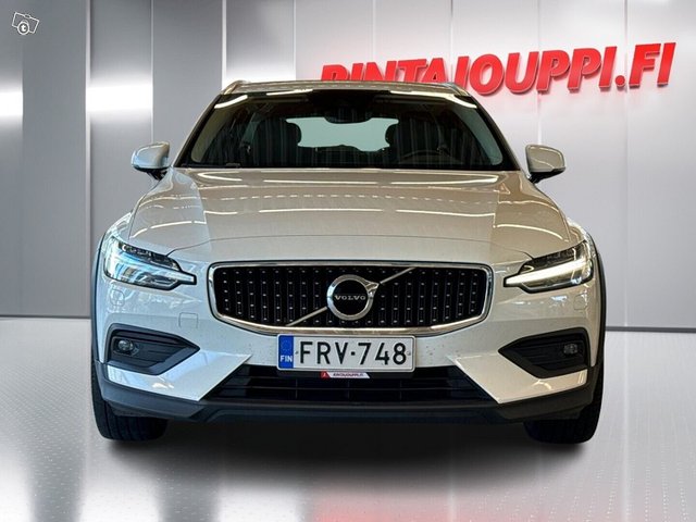 Volvo V60 Cross Country 3