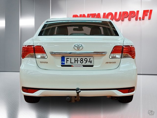 Toyota Avensis 4