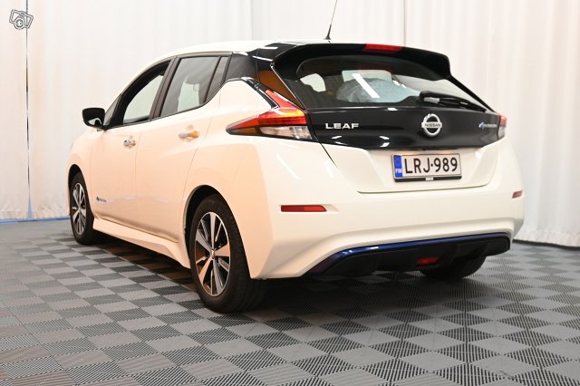 Nissan Leaf 5